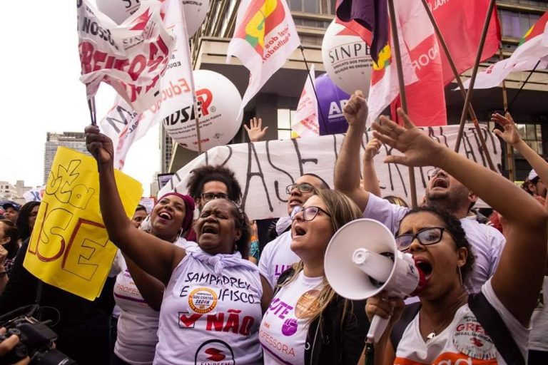 Só a luta muda a vida – a luta dos servidores continua!