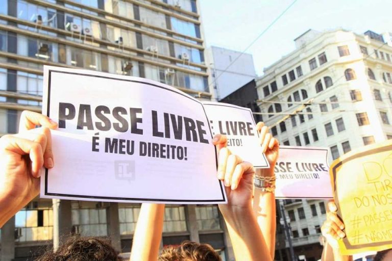 Vitória! Passe livre para alunos de cursinhos populares é aprovado na Câmara de SP