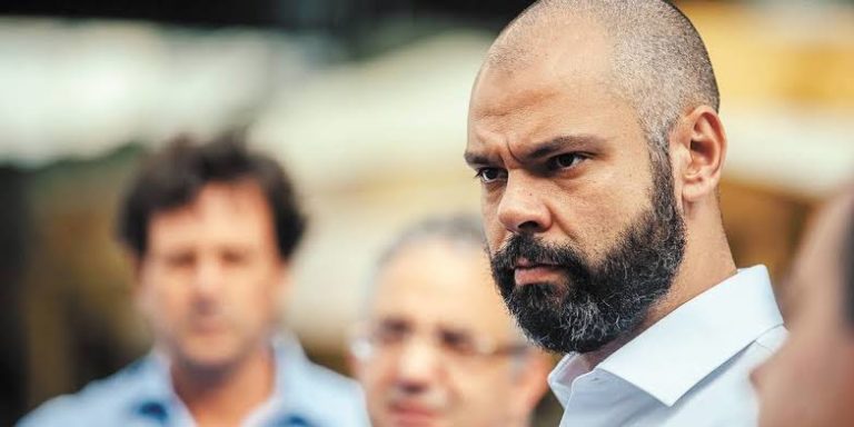 Covas quer destruir a rede municipal! Abaixo o PL 452!