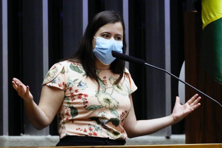 Sâmia e PSOL querem convocar Ministro da Saúde para cobrá-lo sobre testes de covid próximos do vencimento