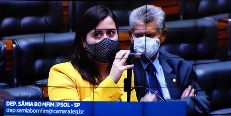 Sâmia e PSOL querem impedir Bolsonaro de zerar tarifa de importação de armas