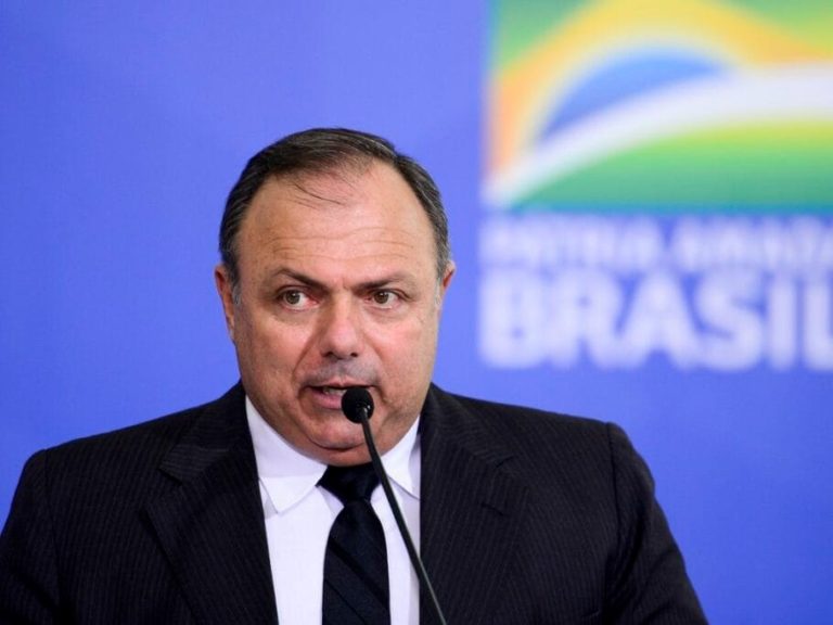 Sâmia cobra Eduardo Pazuello sobre informações detalhadas do Plano Nacional de Imunização