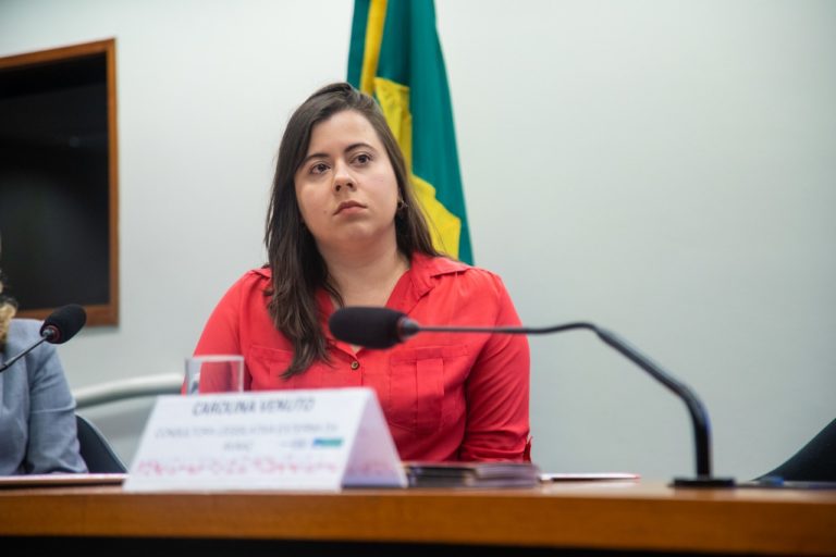 Por que Sâmia Bomfim defende voto em Baleia Rossi? Entenda.
