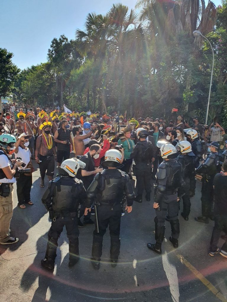 Bancada do PSOL e Joenia Wapichana representam contra Ibaneis Rocha por repressão à indígenas