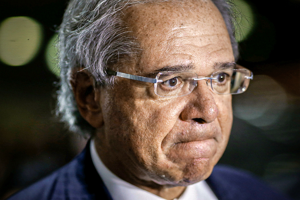 Sâmia pede convocação de Paulo Guedes para explicar nomeação de bolsonarista para Corregedoria da Receita Federal