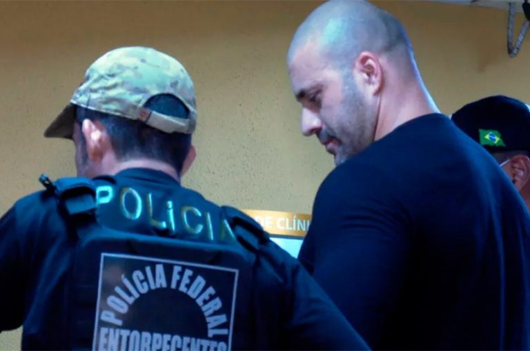 Sâmia solicita ao presidente Lira que coloque em votação a suspensão do mandato de Daniel Silveira