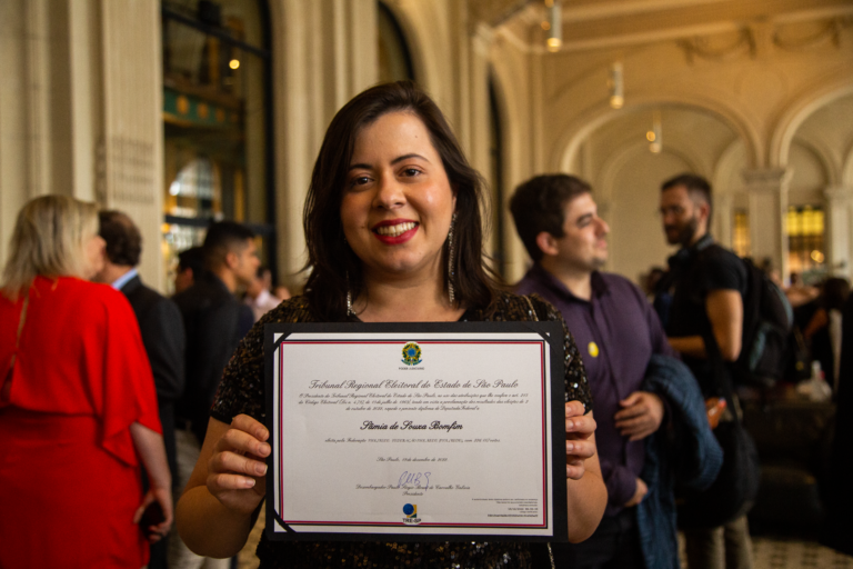 Sâmia Bomfim é diplomada pelo TRE de SP