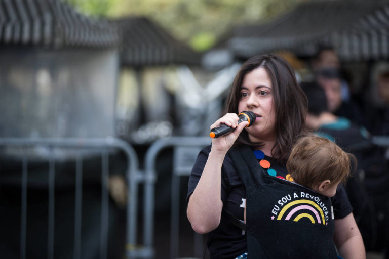 Sâmia pede criação de departamento na PF sobre violência política de gênero