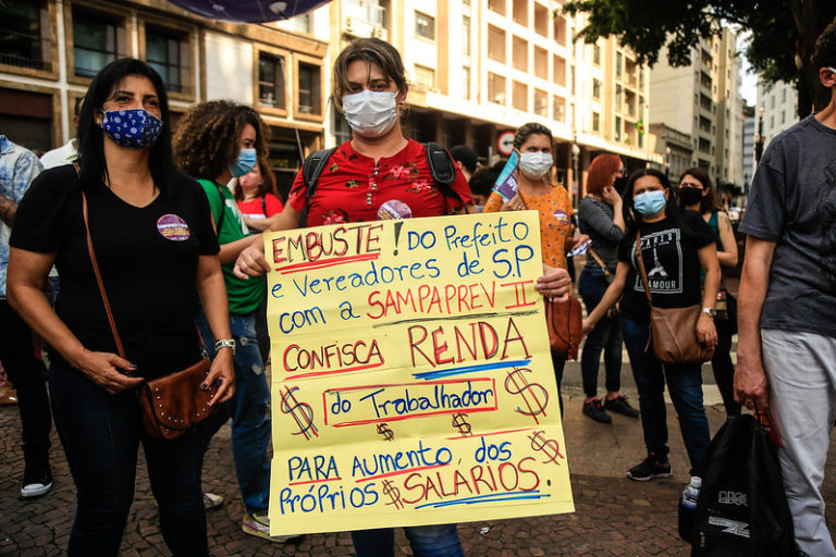 Sâmia e PSOL-SP entram com ação para derrubar decreto de Nunes que estabelece cobrança sobre aposentadorias de doenças incapacitantes