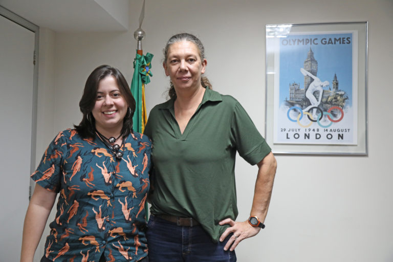 Sâmia apresenta à ministra Ana Moser projetos para promover a participação feminina no futebol