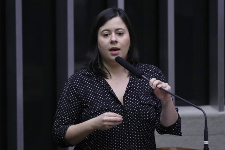 “Voto contra o arcabouço fiscal porque quero que o governo dê certo”, defende Sâmia