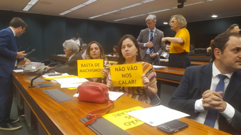Com aval de Lira, partido de Bolsonaro tenta intimidar deputadas no Conselho de Ética em ataque machista sem precedentes