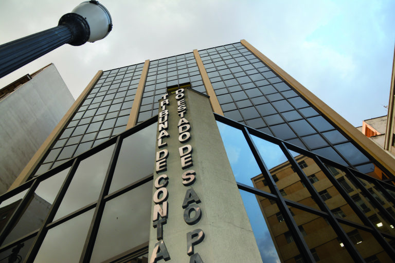 Aprovada moção de Sâmia em apoio à decisão do TCE-SP sobre o pagamento de benefícios do serviço público congelados durante a pandemia