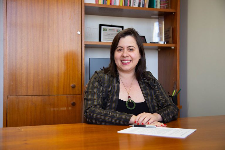 Sâmia Bomfim promove consulta pública para destinação de emendas a projetos sociais em 2024