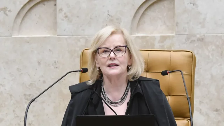 Sâmia Bomfim e Luciana Boiteux vão ao gabinete de Rosa Weber para tratar da descriminalização do aborto