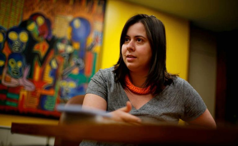 Na Folha: “Desistir não está no meu horizonte”, afirma Sâmia ao retornar à Câmara após execução de seu irmão