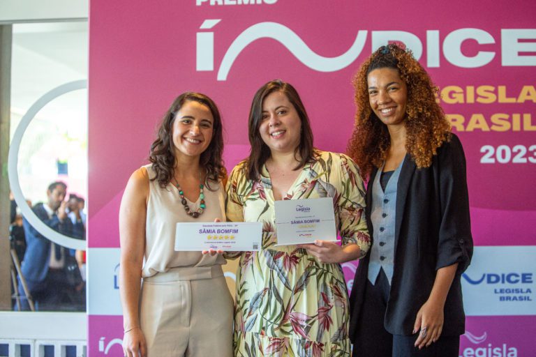 Deputada 5 estrelas: mandato de Sâmia está entre os mais bem avaliados pelo Índice Legisla