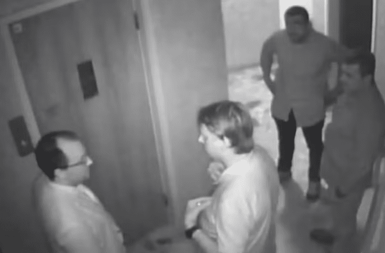 Sâmia Bomfim e Fernanda Melchionna protocolam pedido de prisão preventiva de Bolsonaro