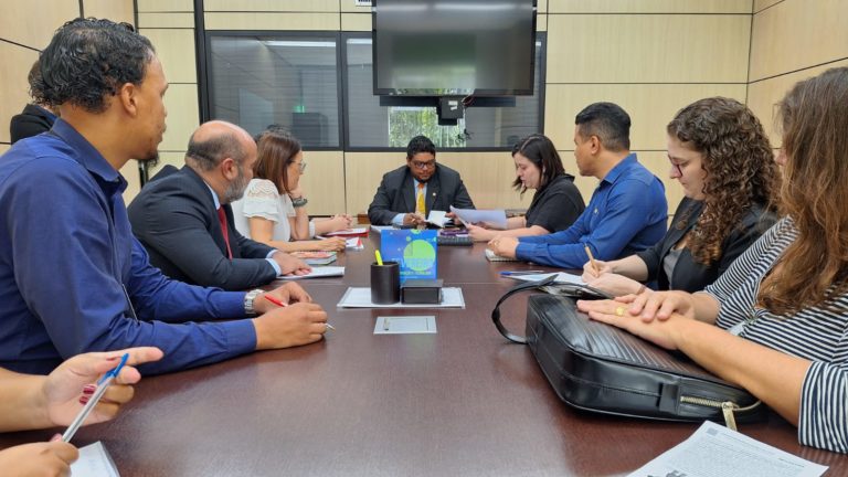 Em reunião no MEC, sindicato de docentes cobra por acompanhamento nos casos de perseguição, intervenção e assédio nas federais 