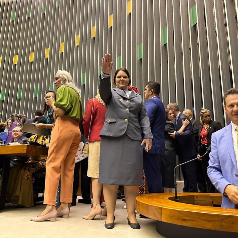 PSOL pede cassação de bolsonarista que ironizou morte do irmão de Sâmia em debate na CCJ