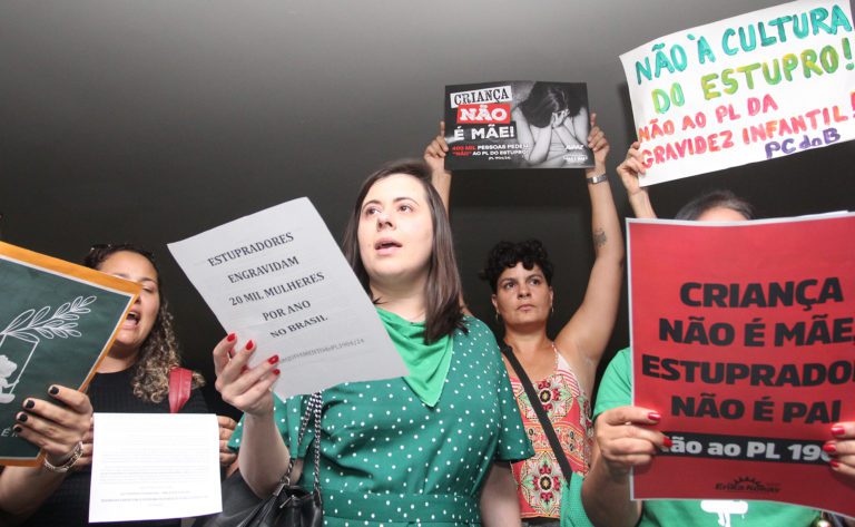 Sâmia apresenta ‘pacotaço’ em defesa do aborto legal, e tramitação depende de aval de Lira