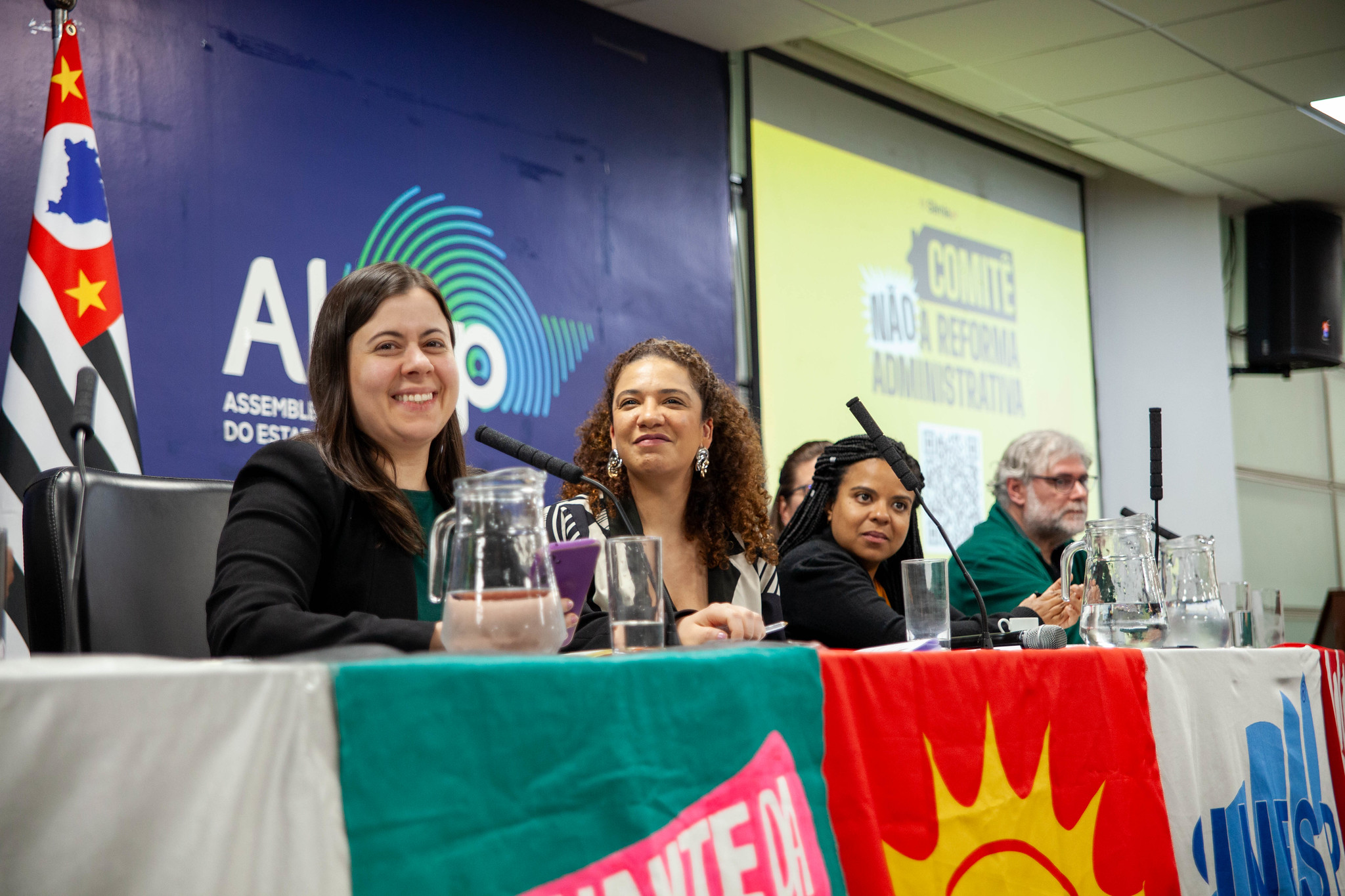 Em São Paulo, Sâmia realiza seminário em defesa dos serviços públicos e contra a Reforma Administrativa