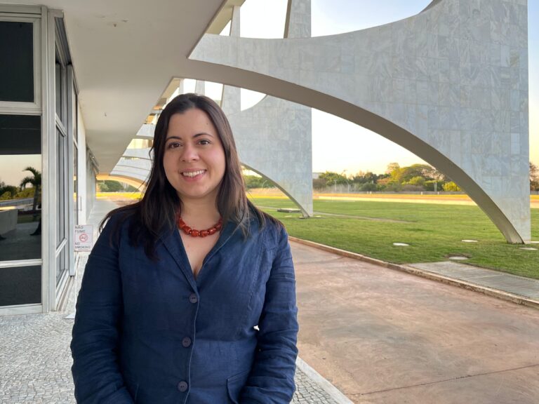 Lula sanciona lei de Sâmia que institui a Semana Nacional de Cuidados com Gestantes e Mães