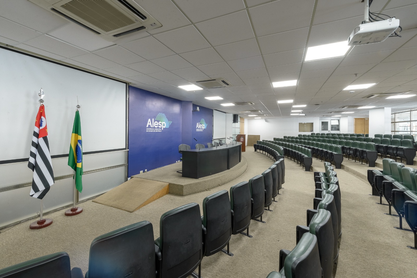 “Não à Reforma Administrativa!”: Sâmia promove seminário na ALESP em defesa dos serviços públicos