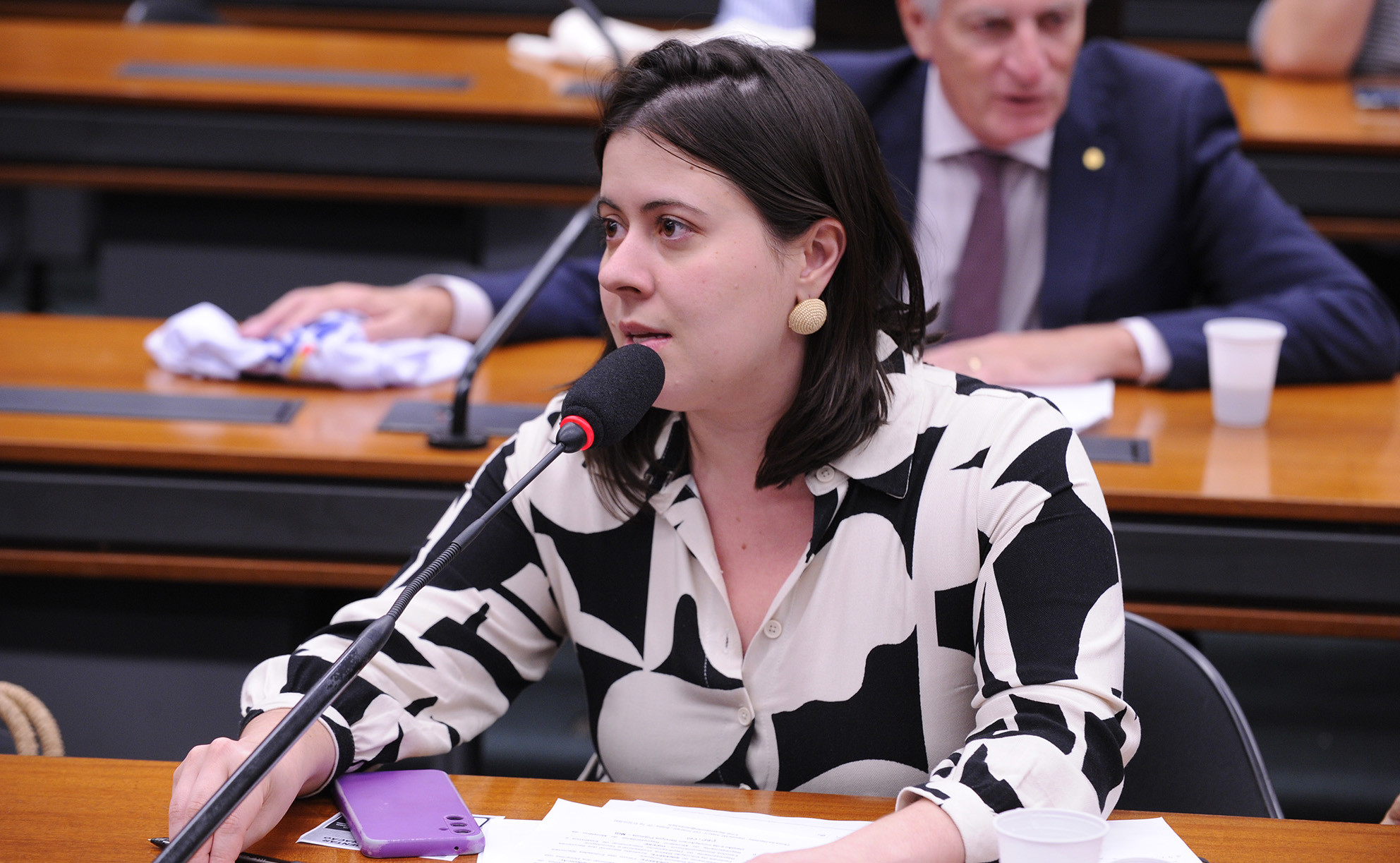 Comissão aprova projeto de Sâmia que reconhece trabalho do cuidado como critério no cálculo da pensão alimentícia