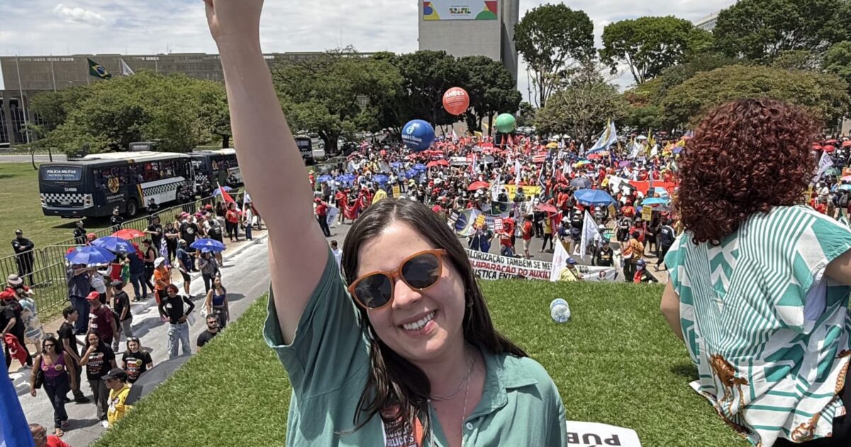 Com Sâmia, Marcha Nacional dos Servidores reforça mobilização contra a Reforma Administrativa