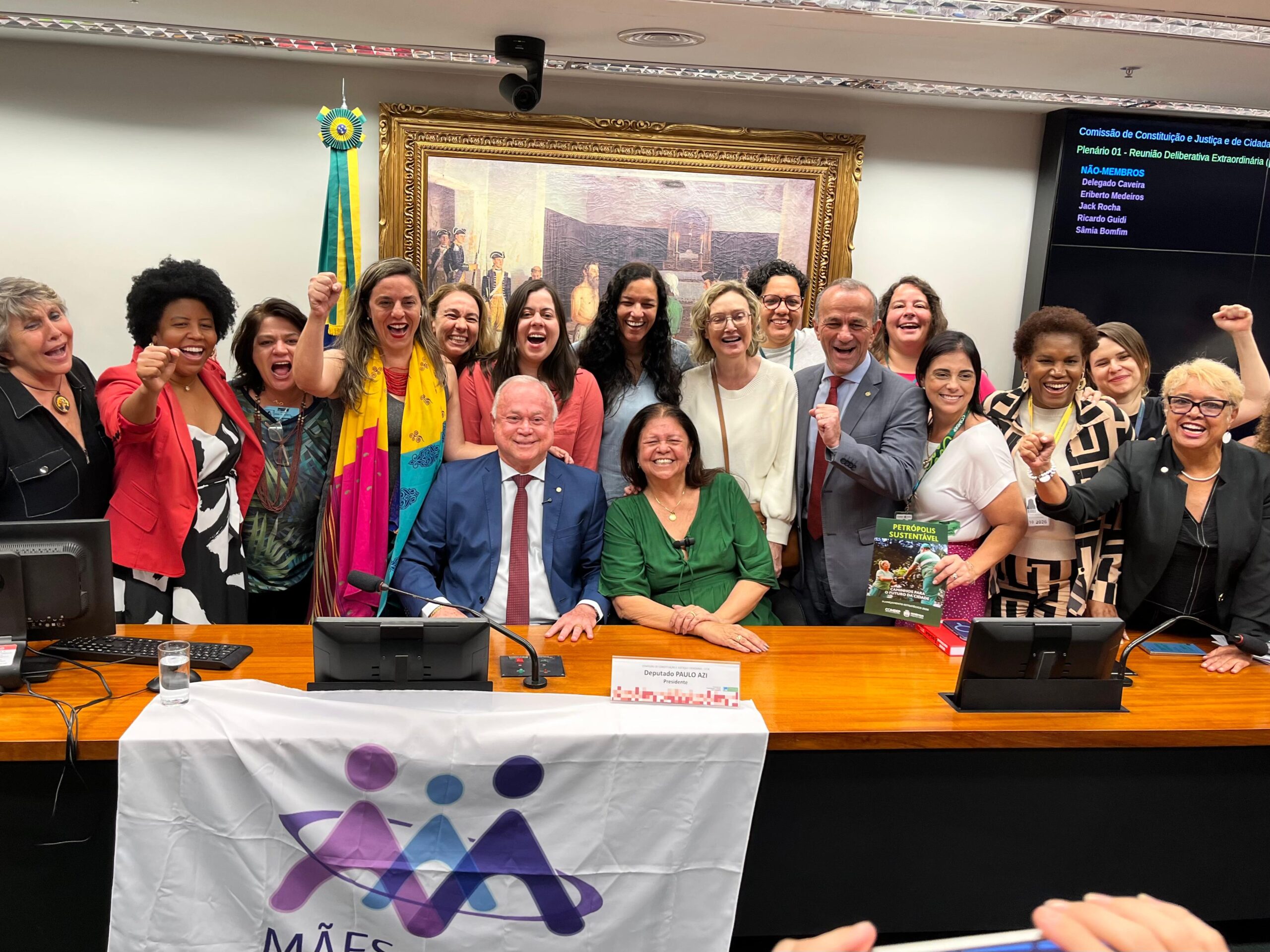 Câmara aprova revogação da Lei da Alienação Parental em proposta assinada por Sâmia