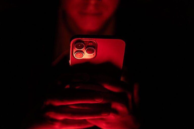 PL de Sâmia contra discurso ‘red pill’ ganha adesão popular e petição ultrapassa 150 mil assinaturas