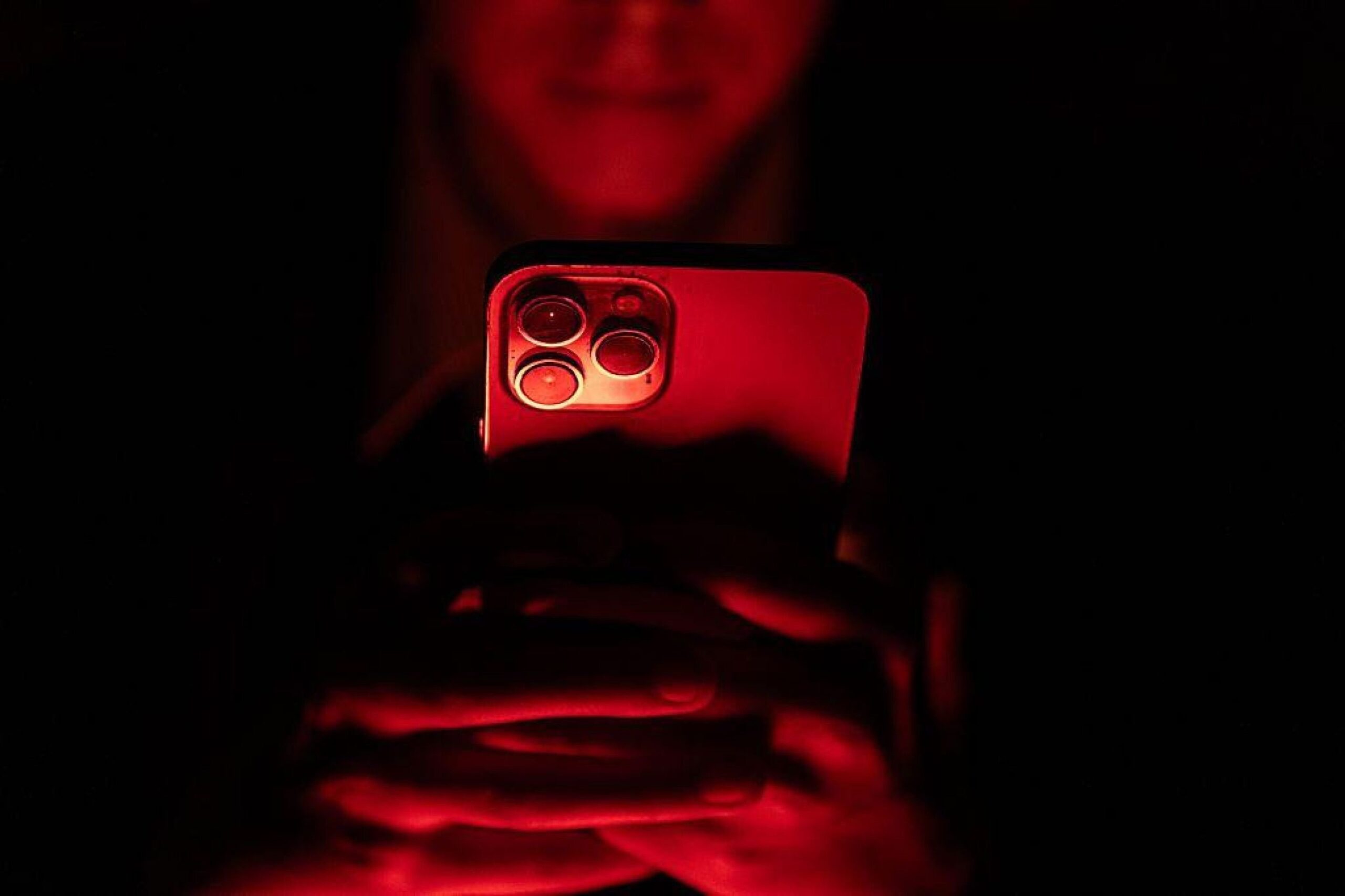 PL de Sâmia contra discurso ‘red pill’ ganha adesão popular e petição ultrapassa 150 mil assinaturas