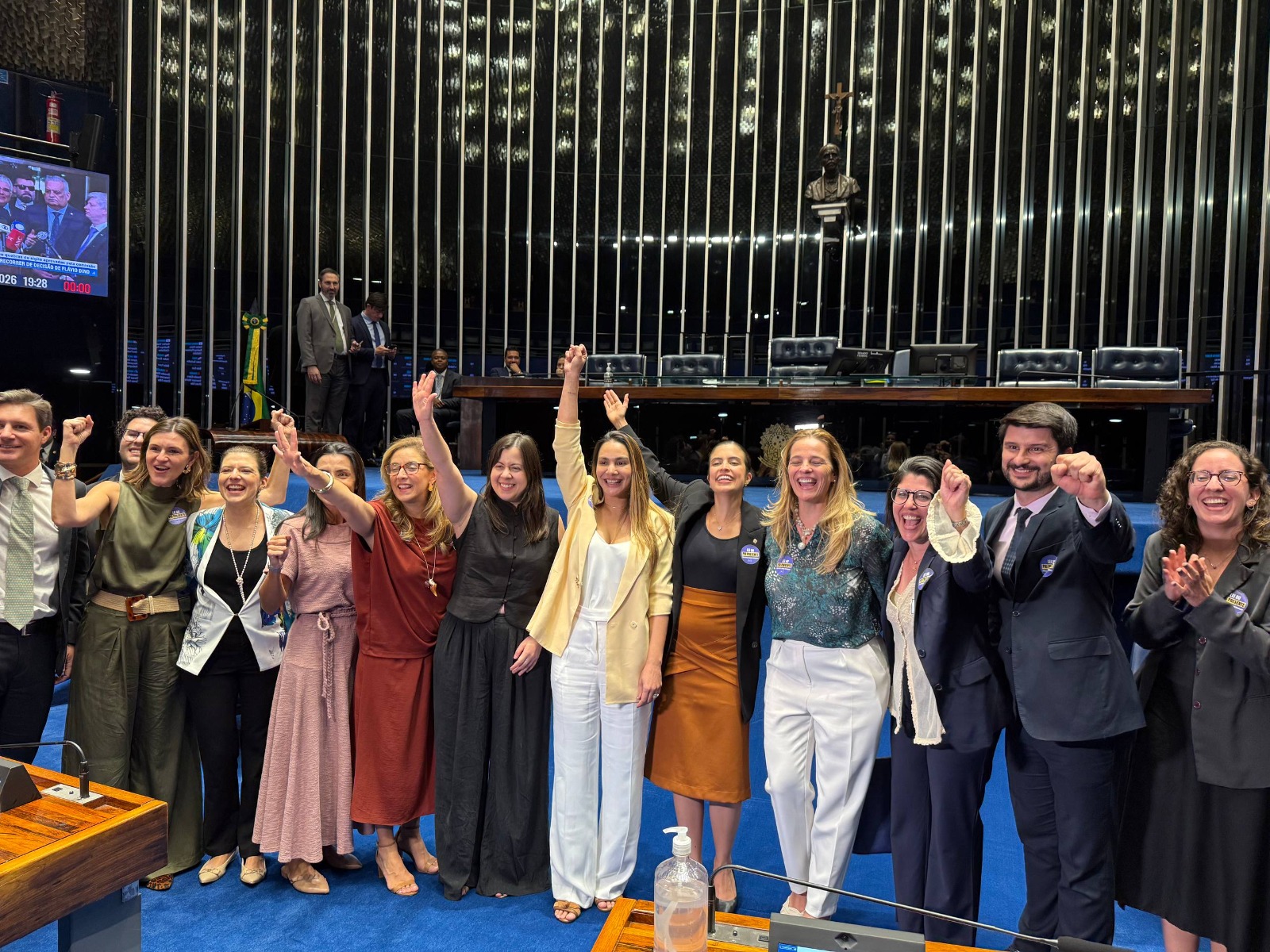 Senado aprova ampliação da licença-paternidade e mantém emenda de Sâmia para famílias atípicas