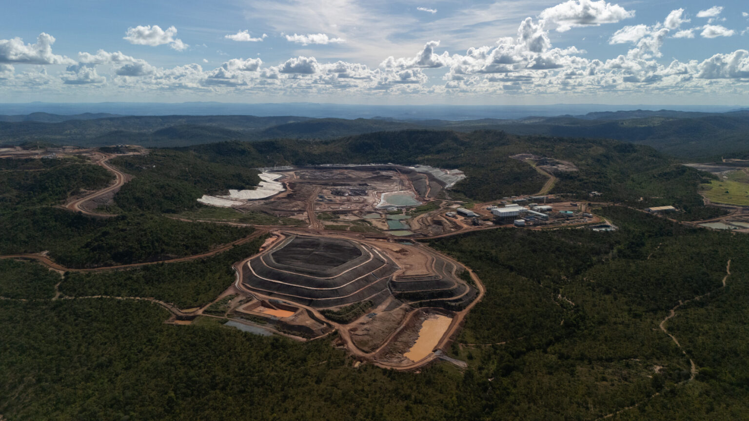 Deputados do PSOL acionam PGR contra Caiado por venda de mineradora de terras raras a empresa dos EUA