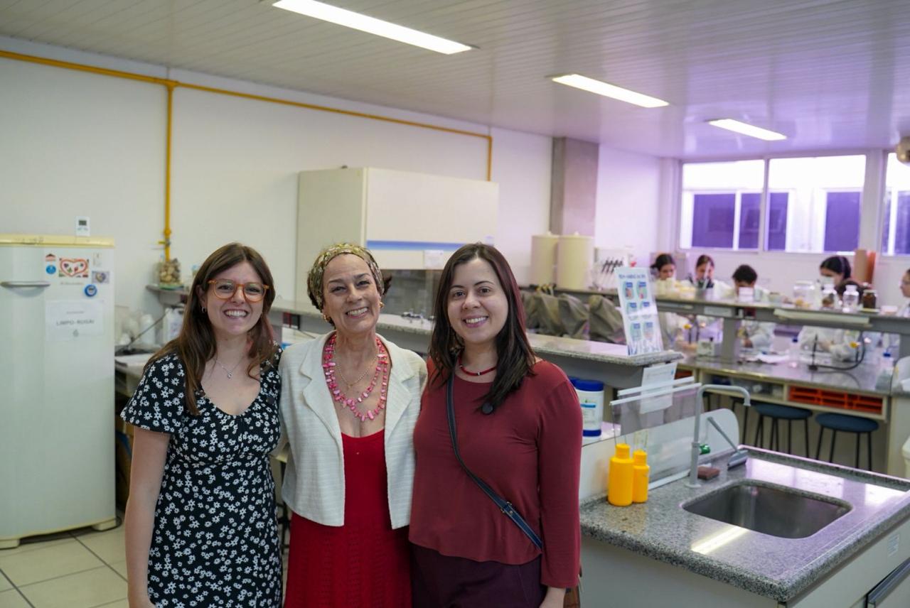 Sâmia leva investimentos à USCS e mobiliza debate feminista em São Caetano