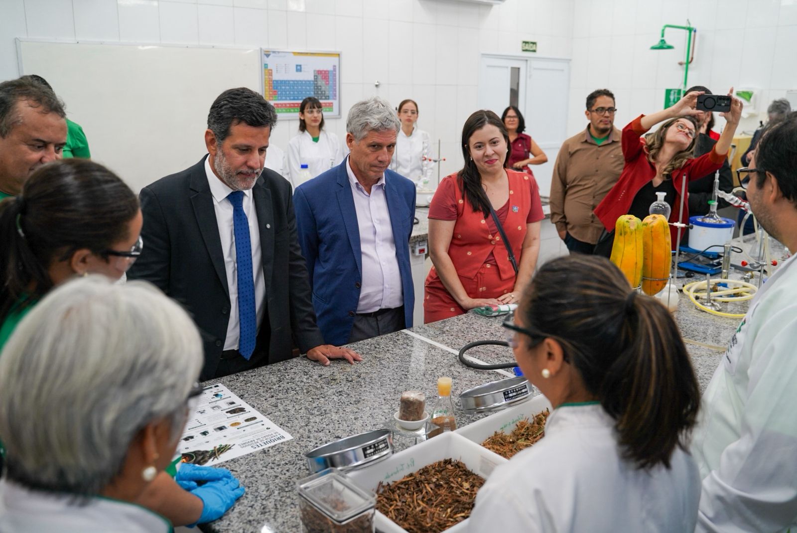 Sâmia acompanha comitiva do governo Lula em Prudente e destaca investimentos em saúde e educação