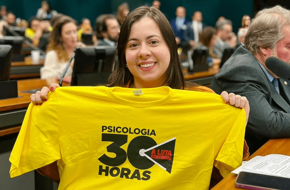 Com articulação de Sâmia, Câmara aprova jornada de 30 horas para psicólogos